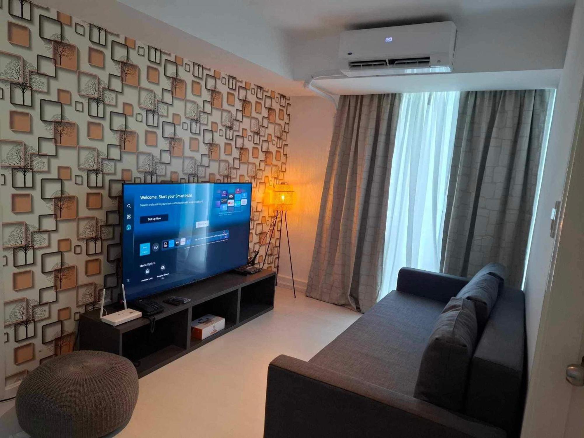 Manila Urban Resort At Azure Buitenkant foto