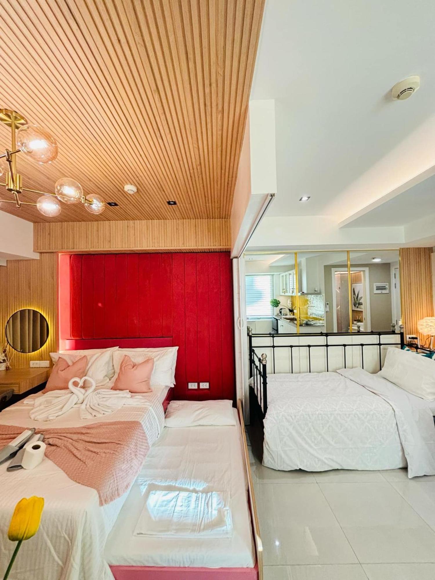 Manila Urban Resort At Azure Buitenkant foto